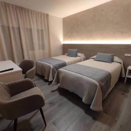 Hotel Querol 발데로브레스 외부 사진