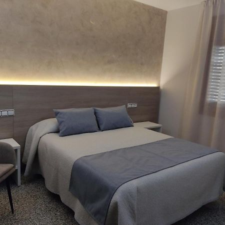 Hotel Querol 발데로브레스 외부 사진