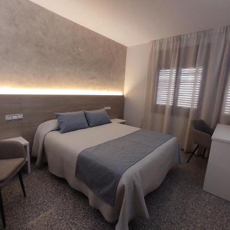Hotel Querol 발데로브레스 외부 사진