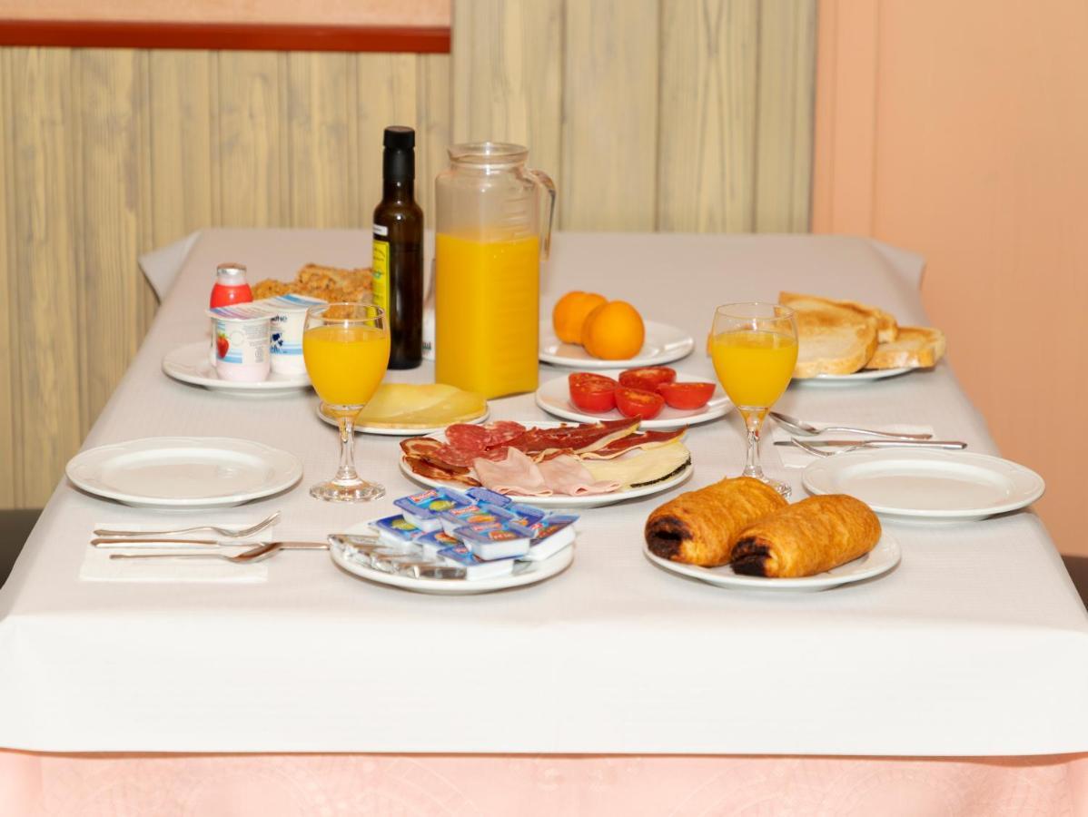 Hotel Querol 발데로브레스 외부 사진