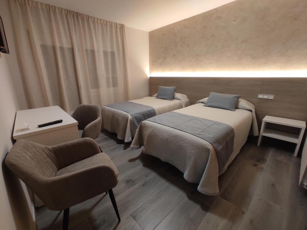Hotel Querol 발데로브레스 외부 사진