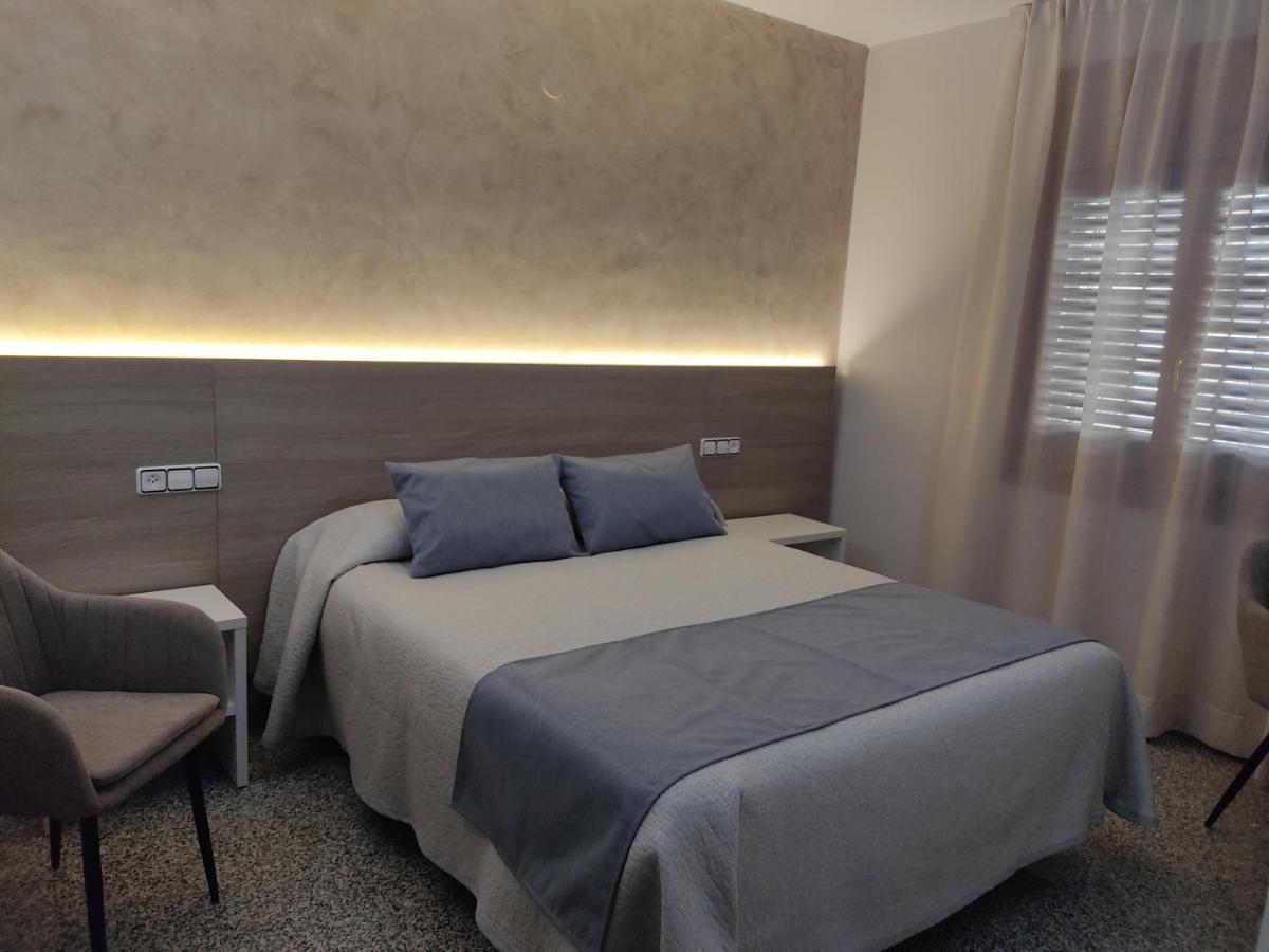 Hotel Querol 발데로브레스 외부 사진