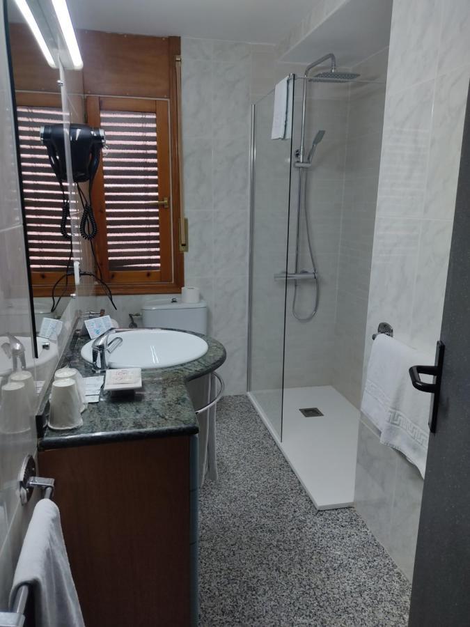 Hotel Querol 발데로브레스 외부 사진
