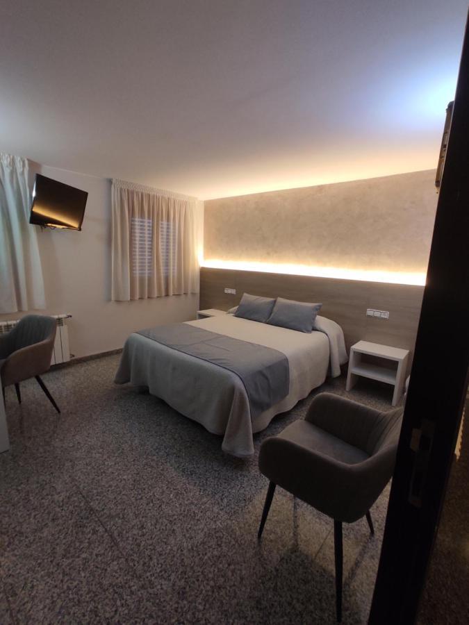 Hotel Querol 발데로브레스 외부 사진