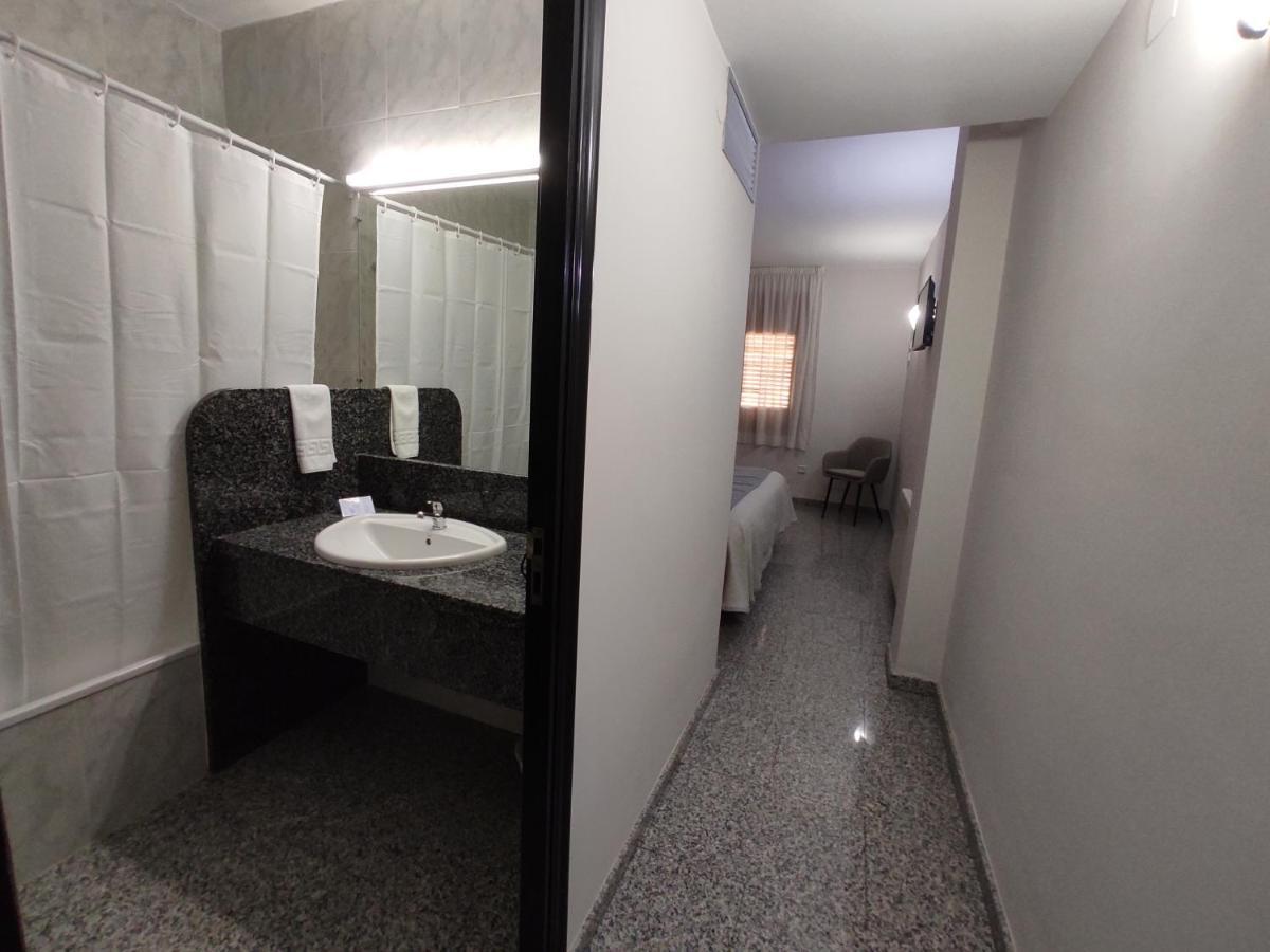Hotel Querol 발데로브레스 외부 사진
