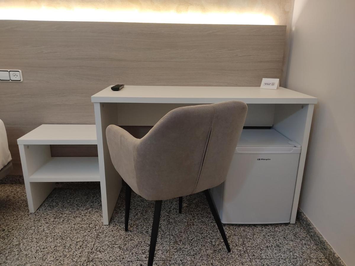 Hotel Querol 발데로브레스 외부 사진