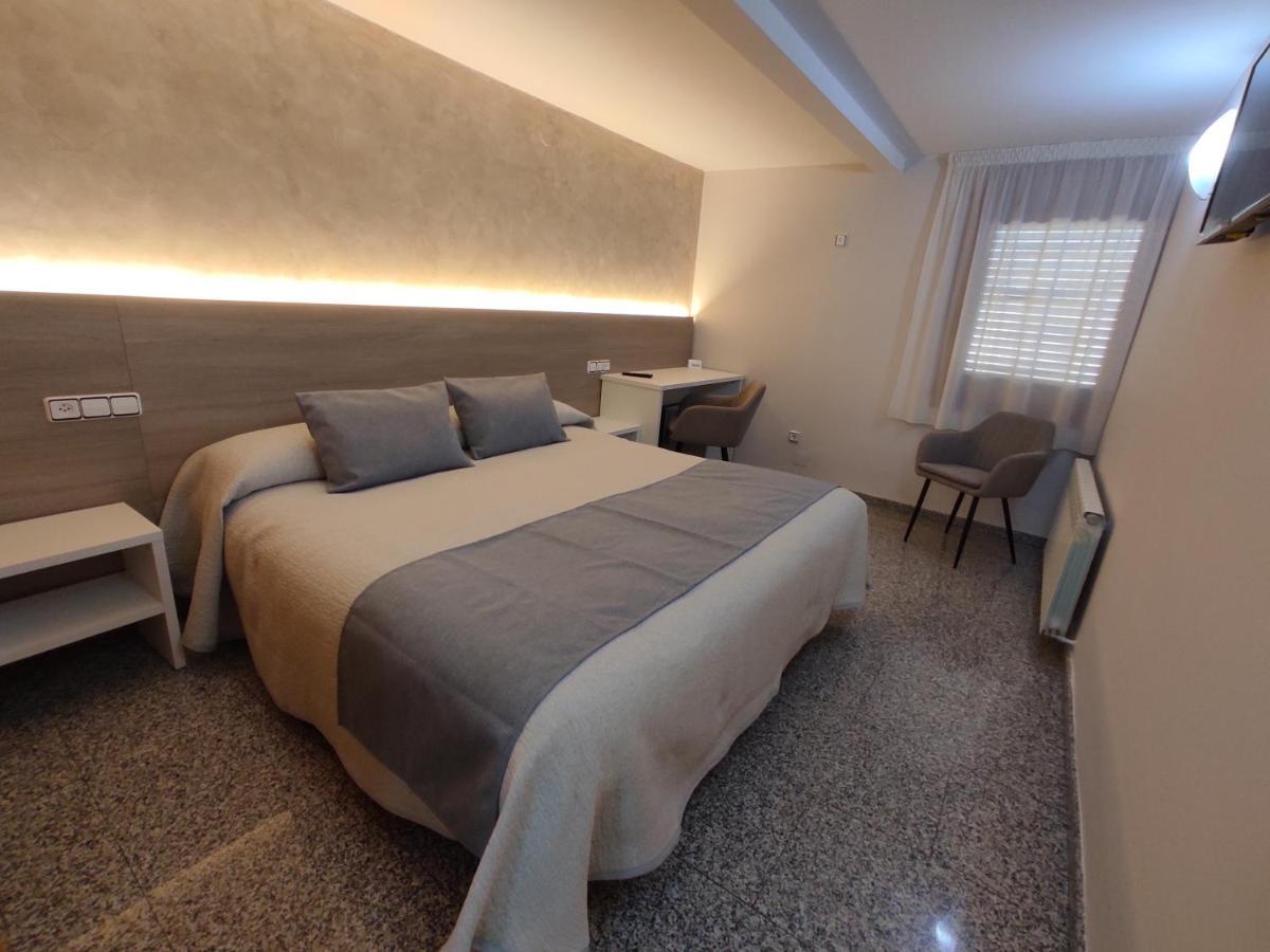 Hotel Querol 발데로브레스 외부 사진