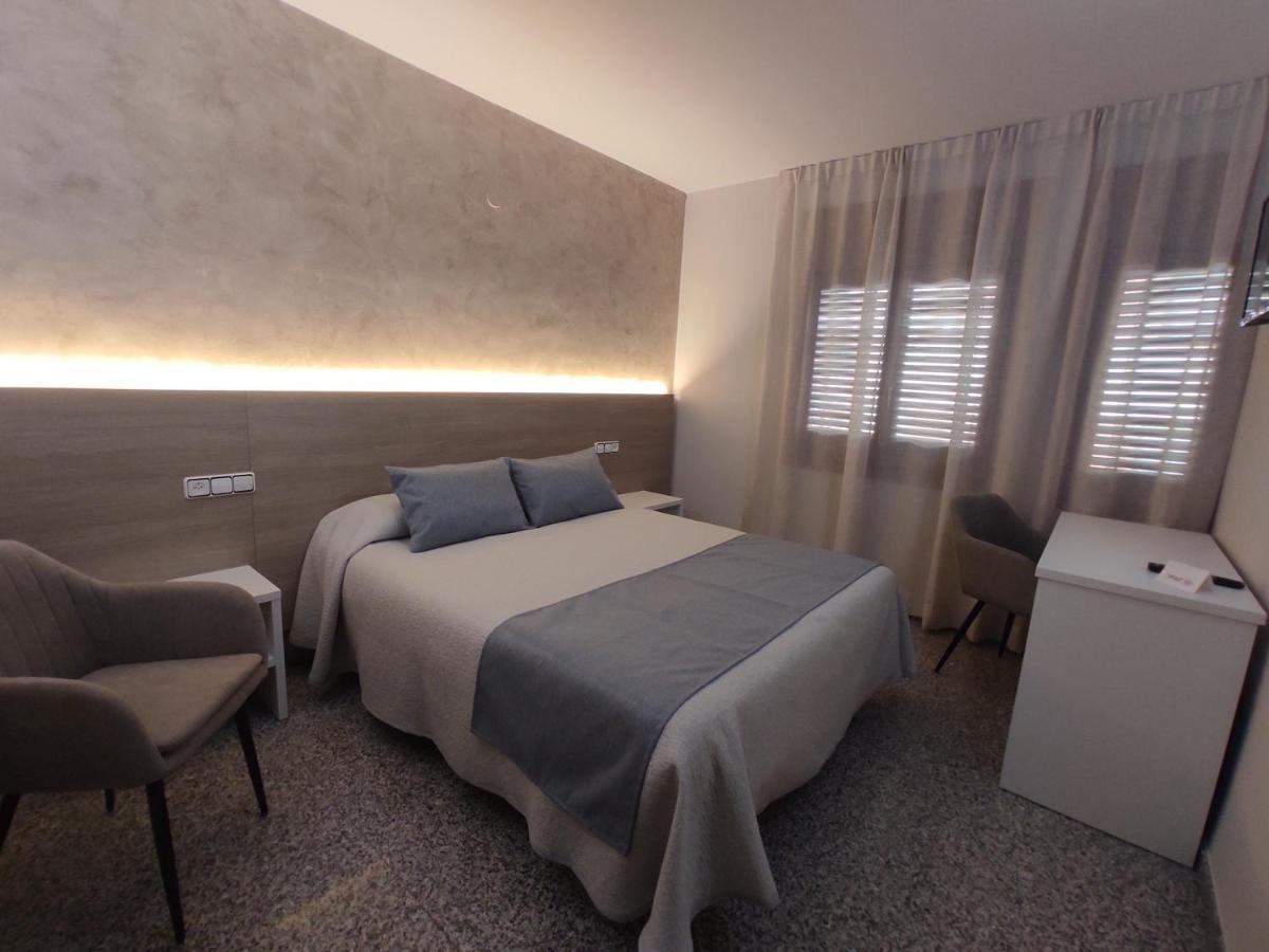 Hotel Querol 발데로브레스 외부 사진
