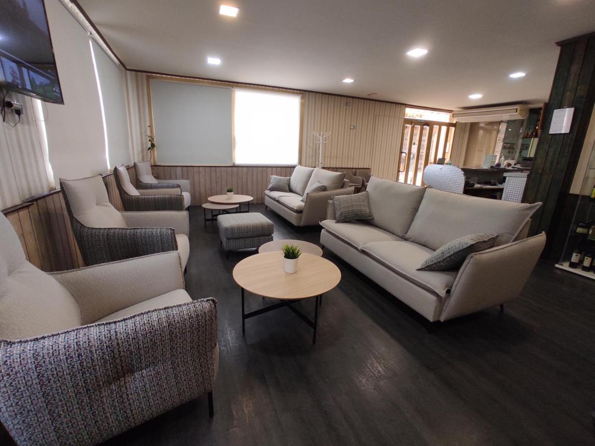 Hotel Querol 발데로브레스 외부 사진