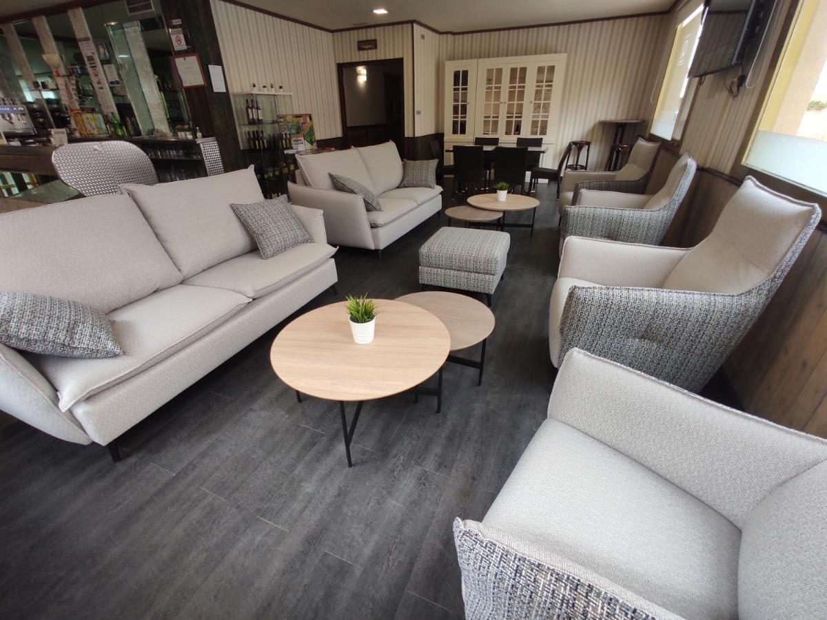 Hotel Querol 발데로브레스 외부 사진
